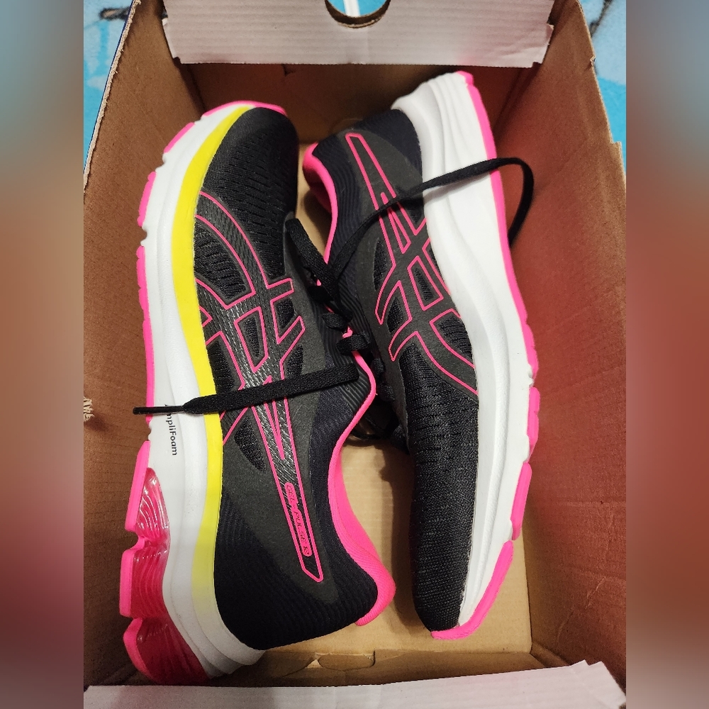 ASICS-8.5